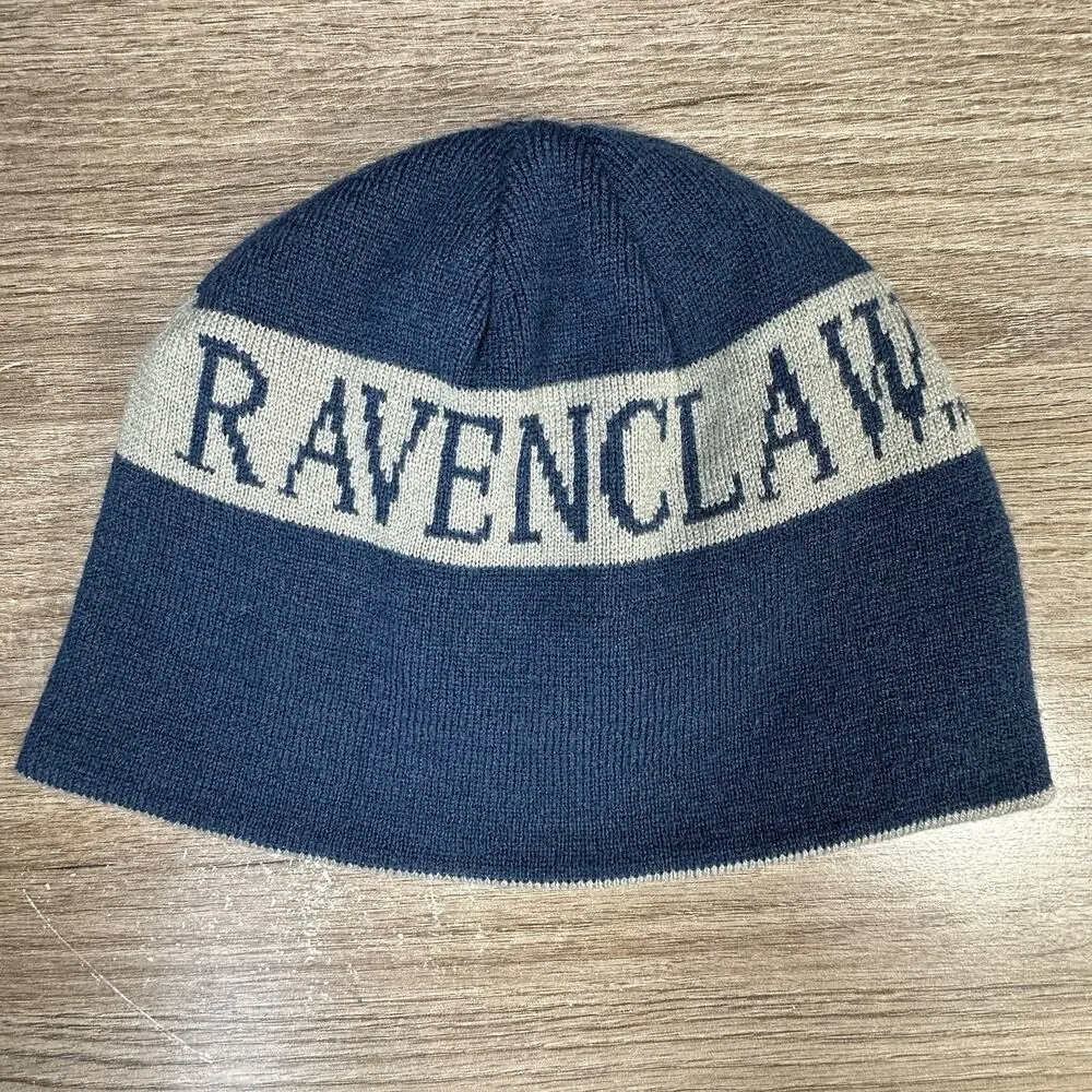 Universal Studios Harry Potter Ravenclaw Reversible Beanie Blue Gray Stripe